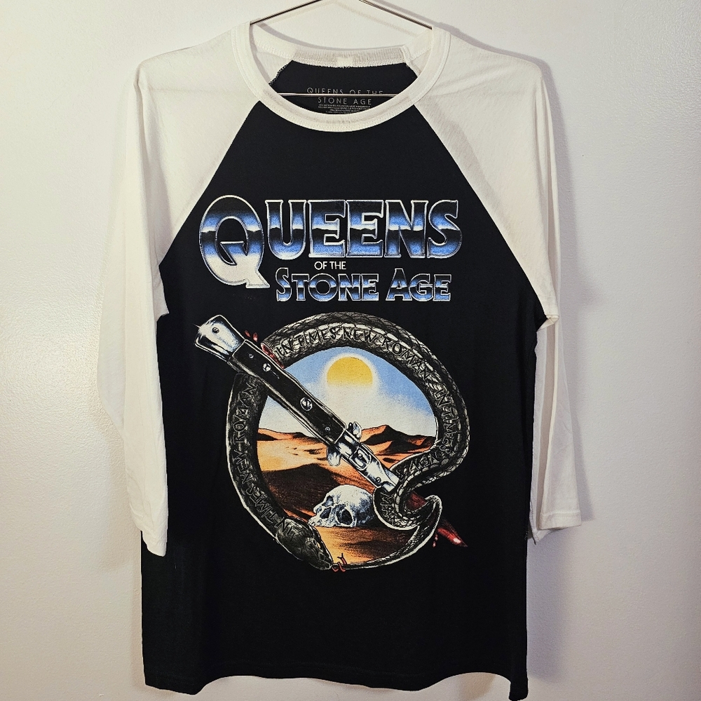 NWOT Queens Of The Stoneage Raglan Tour Shirt